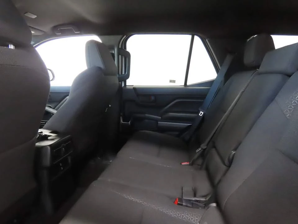 2025 Toyota 4Runner 6th Gen - Image 18 of 19