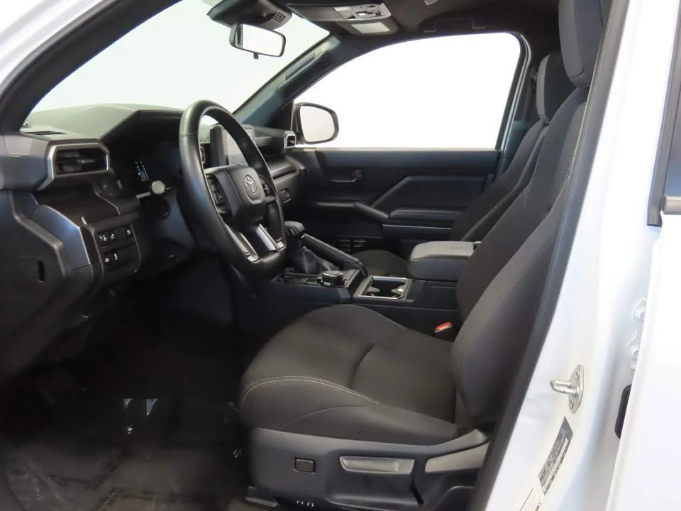 2025 Toyota 4Runner 6th Gen - Image 17 of 19
