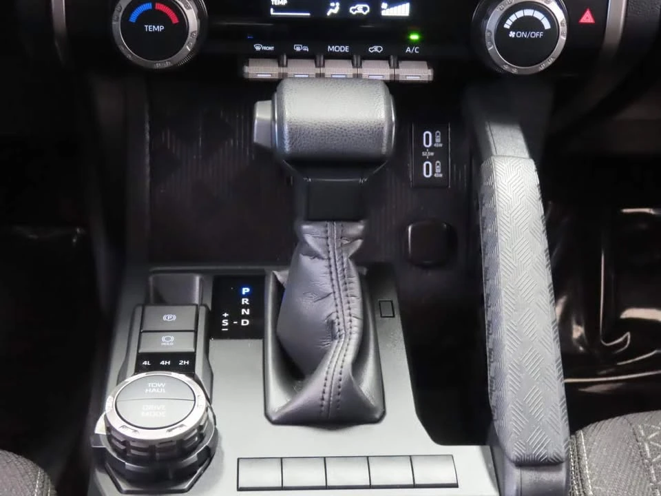2025 Toyota 4Runner 6th Gen - Image 13 of 19