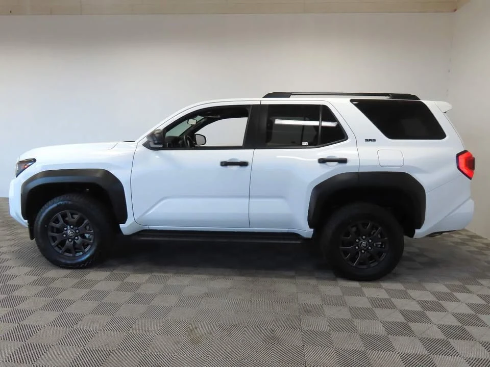 2025 Toyota 4Runner 6th Gen - Image 5 of 19