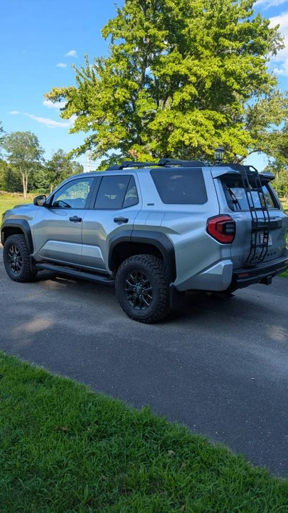 2025 Toyota 4Runner 6th Gen - Image 2 of 15