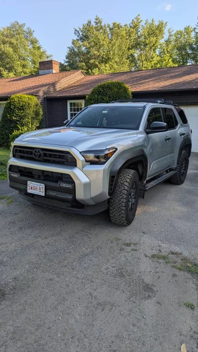2025 Toyota 4Runner 6th Gen - Image 3 of 15
