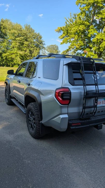 2025 Toyota 4Runner 6th Gen - Image 7 of 15