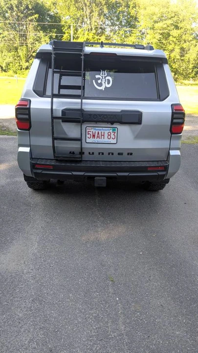 2025 Toyota 4Runner 6th Gen - Image 6 of 15