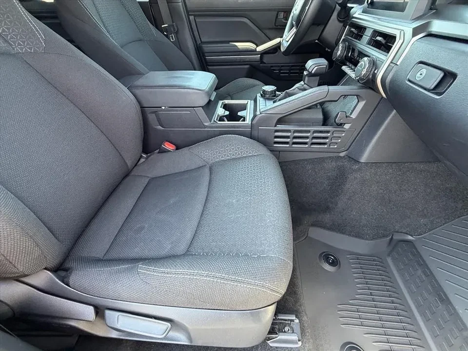 2025 Toyota 4Runner 6th Gen - Image 5 of 10