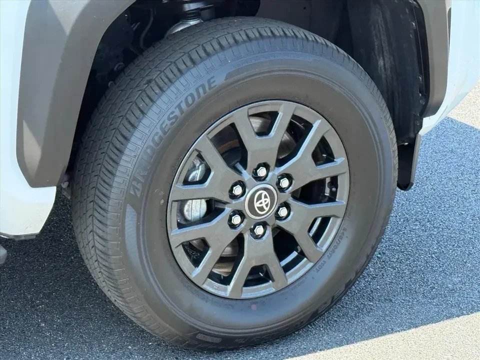 2025 Toyota 4Runner 6th Gen - Image 4 of 10