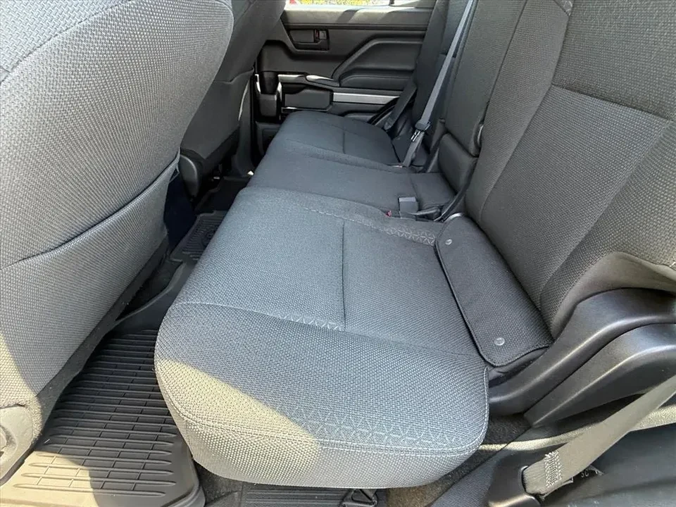 2025 Toyota 4Runner 6th Gen - Image 6 of 10