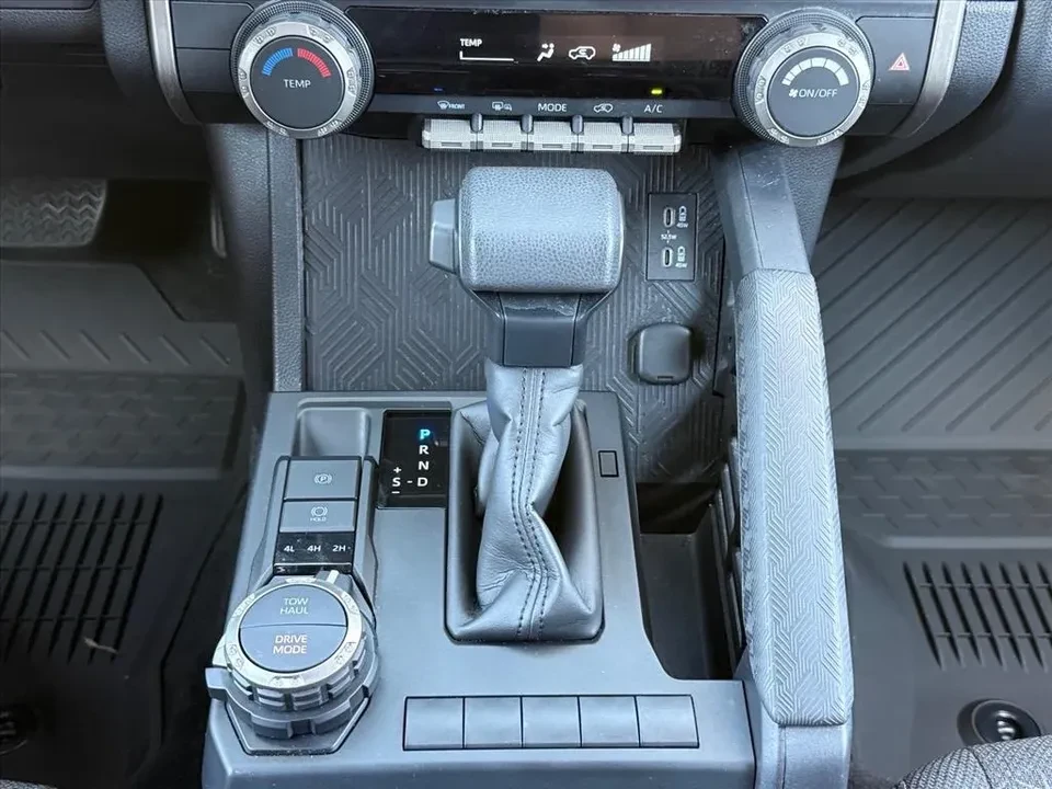 2025 Toyota 4Runner 6th Gen - Image 9 of 10
