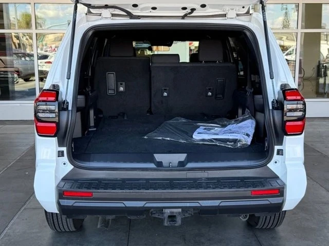 2025 Toyota 4Runner 6th Gen - Image 11 of 12