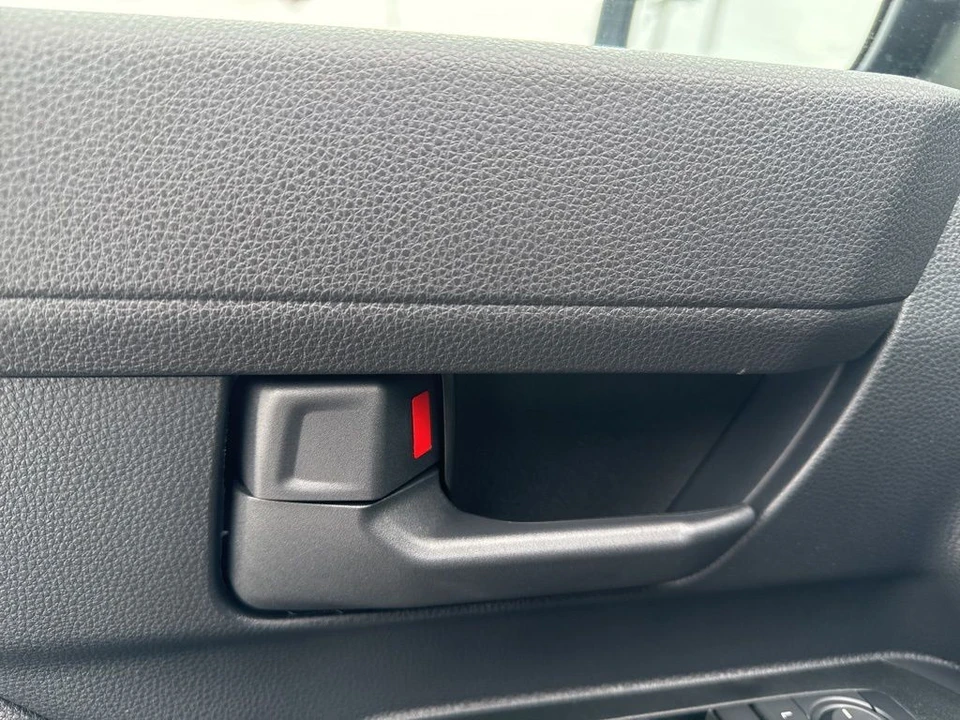 2025 Toyota 4Runner 6th Gen - Image 10 of 12