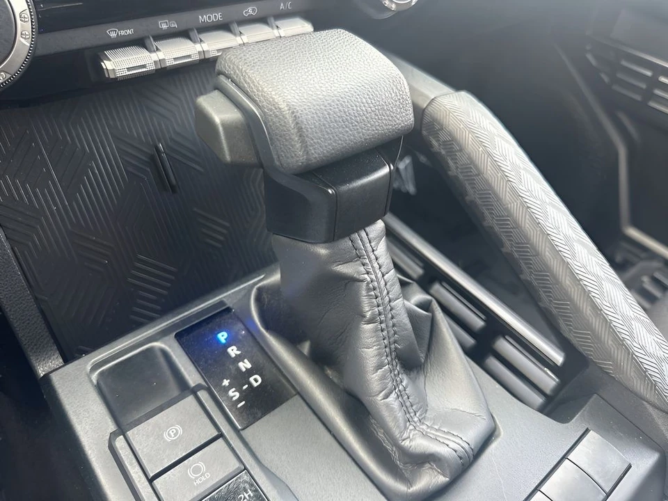 2025 Toyota 4Runner 6th Gen - Image 14 of 21