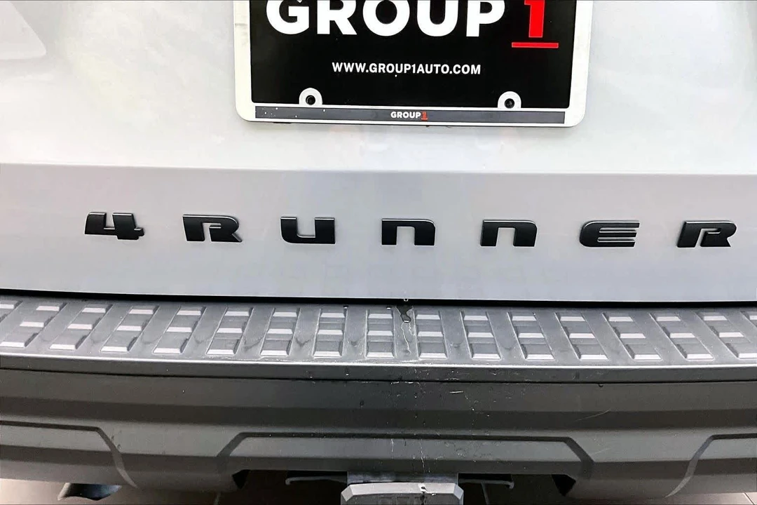 2025 Toyota 4Runner 6th Gen - Image 10 of 12