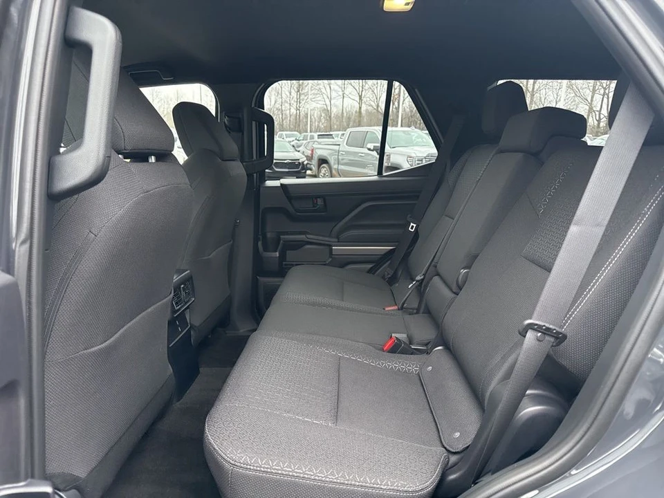 2025 Toyota 4Runner 6th Gen - Image 10 of 12