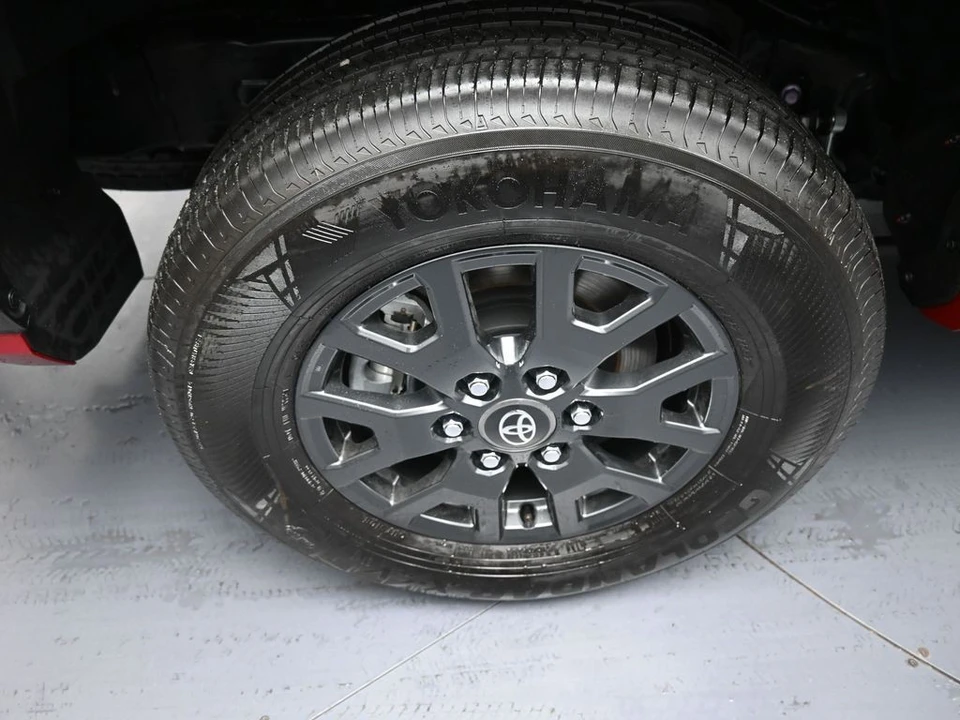 2025 Toyota 4Runner 6th Gen - Image 12 of 12