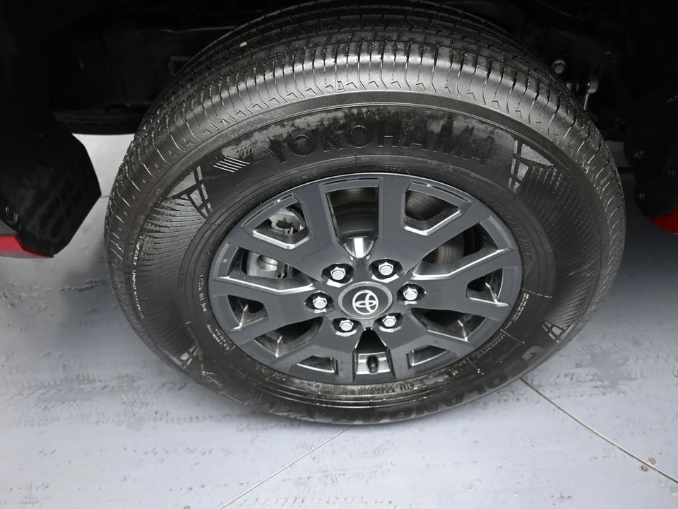 2025 Toyota 4Runner 6th Gen - Image 12 of 12