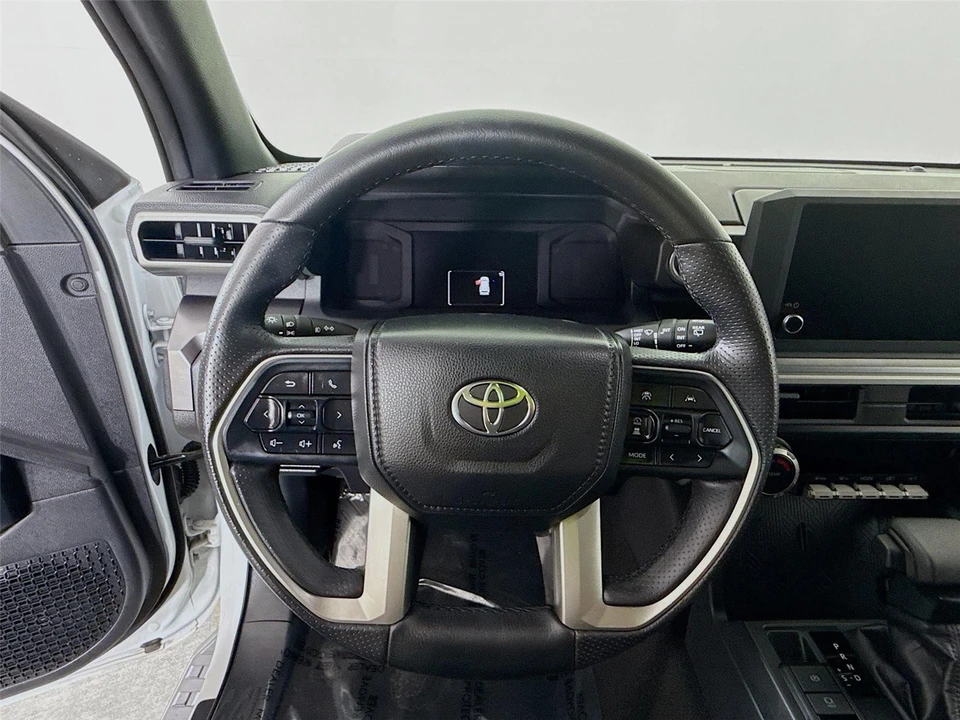 2025 Toyota 4Runner 6th Gen - Image 11 of 21