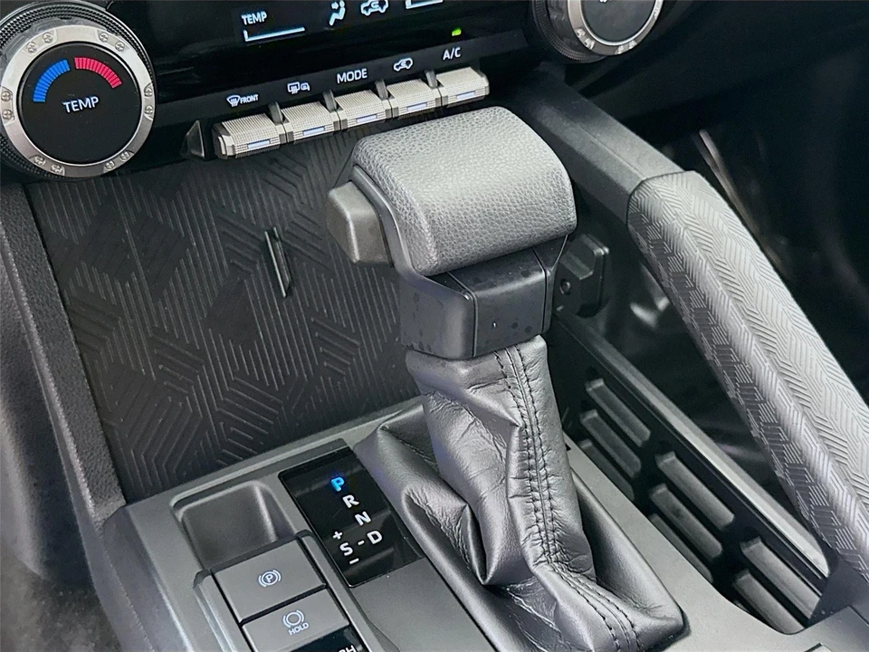 2025 Toyota 4Runner 6th Gen - Image 17 of 21
