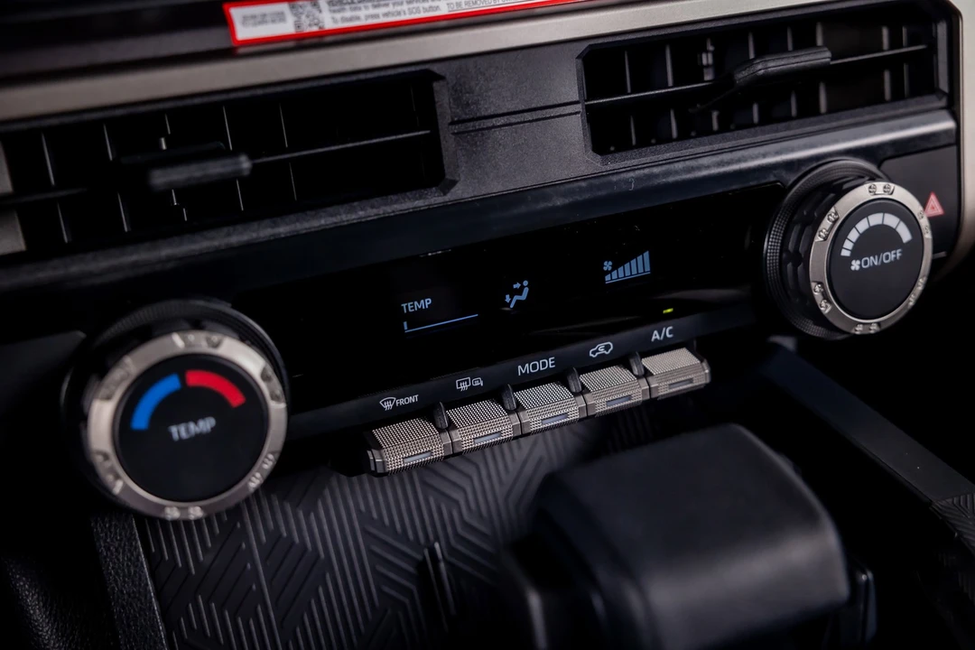 2025 Toyota 4Runner 6th Gen - Image 16 of 21
