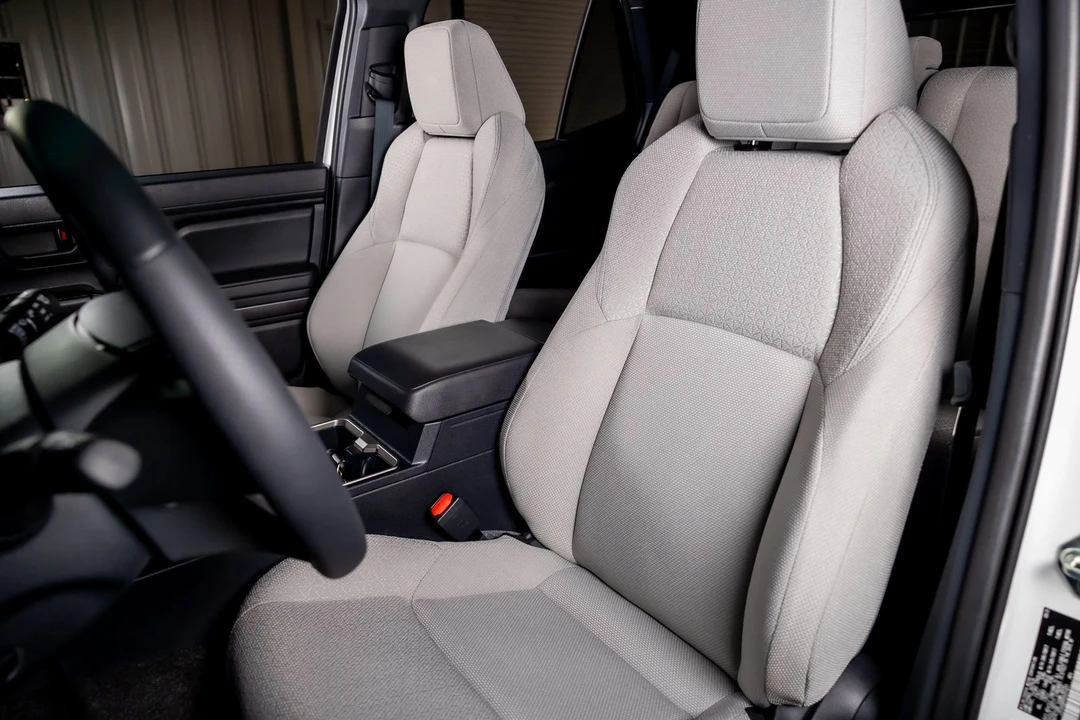 2025 Toyota 4Runner 6th Gen - Image 5 of 12