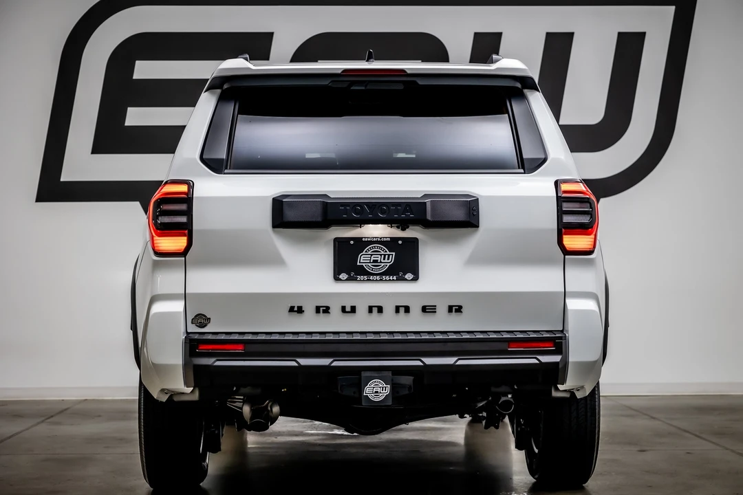 2025 Toyota 4Runner 6th Gen - Image 11 of 21