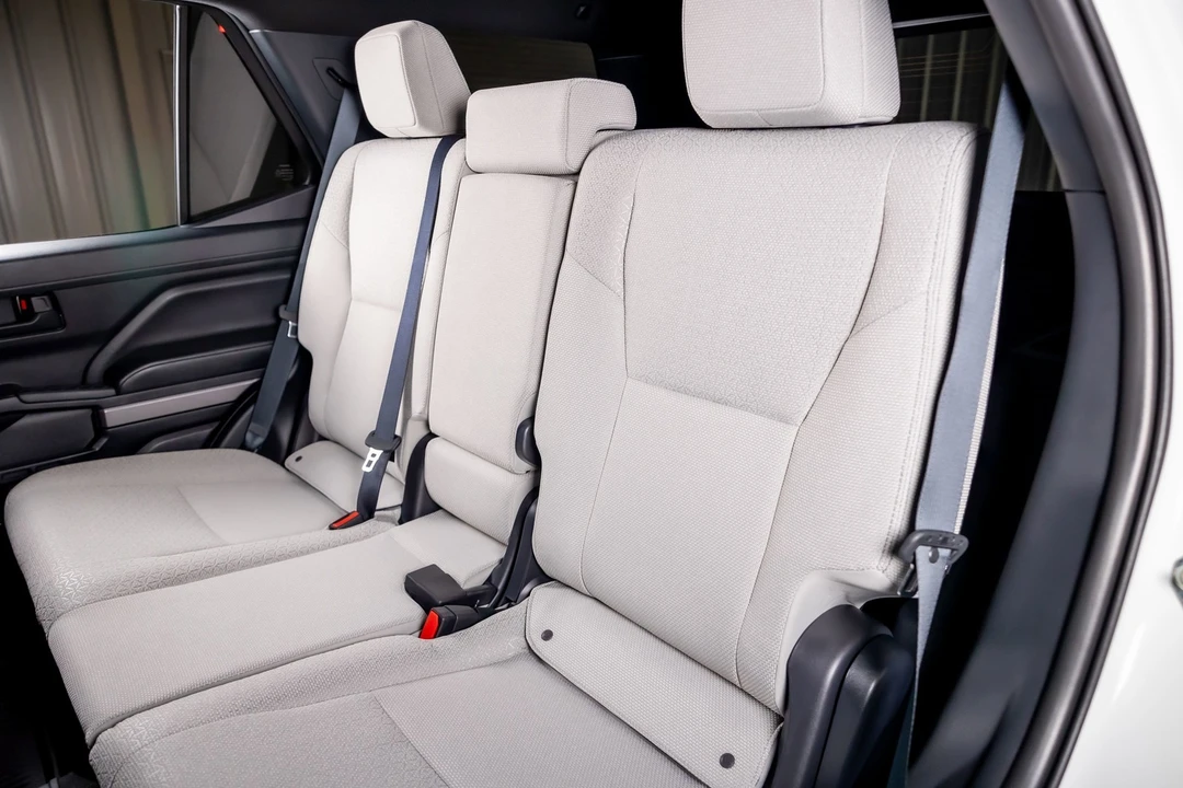 2025 Toyota 4Runner 6th Gen - Image 18 of 21