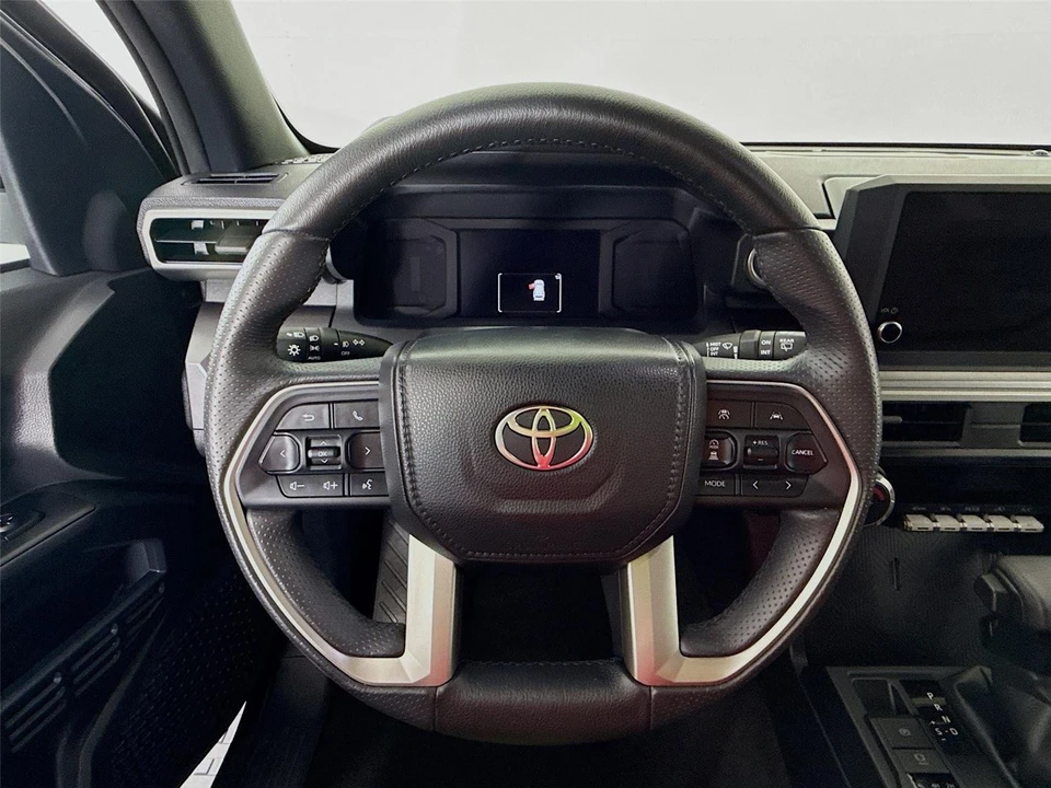 2025 Toyota 4Runner 6th Gen - Image 11 of 21
