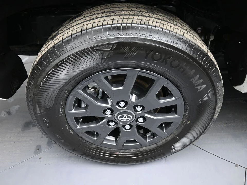 2025 Toyota 4Runner 6th Gen - Image 12 of 12