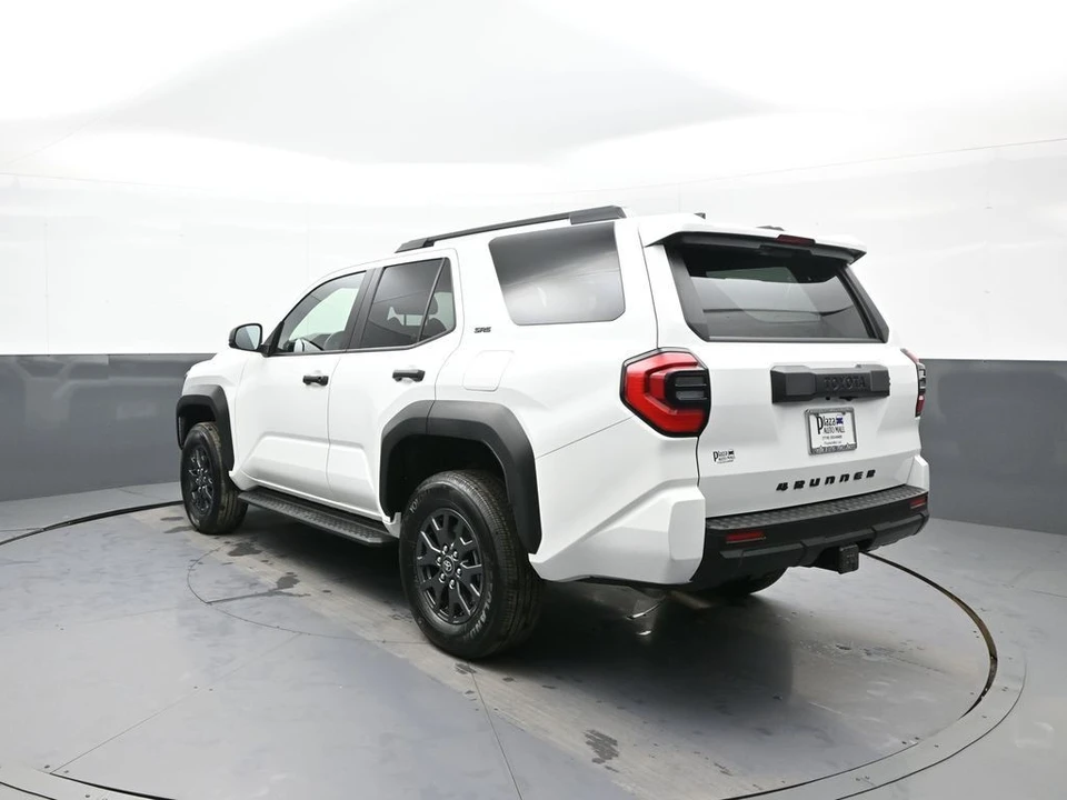2025 Toyota 4Runner 6th Gen - Image 8 of 12