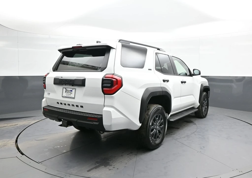 2025 Toyota 4Runner 6th Gen - Image 6 of 12