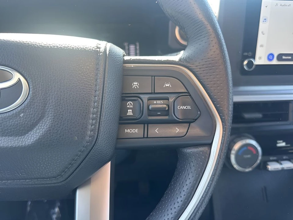 2025 Toyota 4Runner 6th Gen - Image 16 of 21