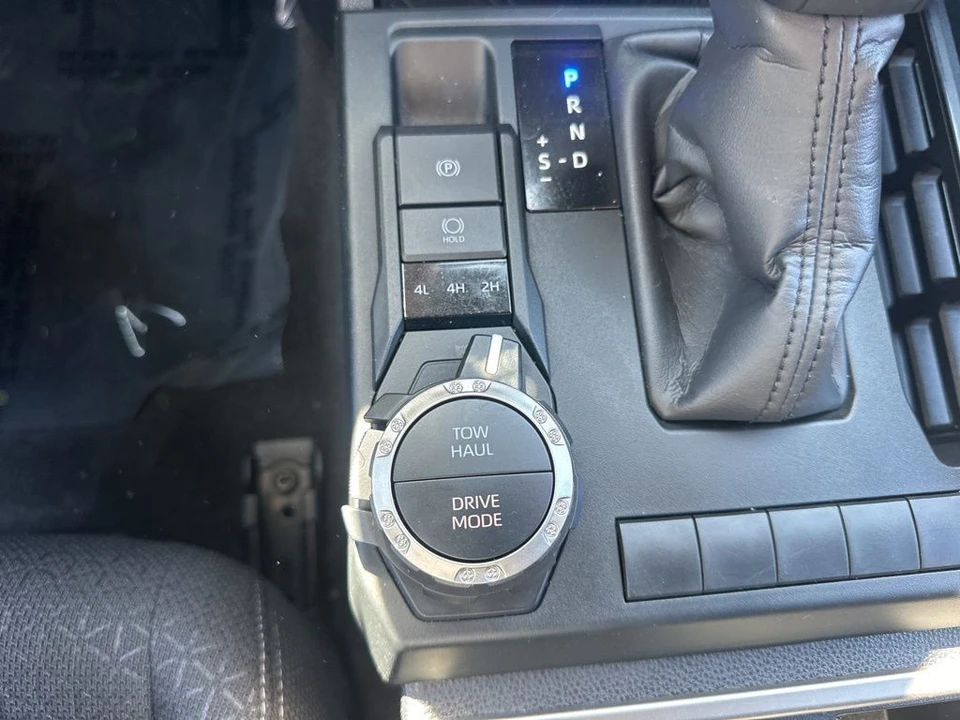 2025 Toyota 4Runner 6th Gen - Image 18 of 21