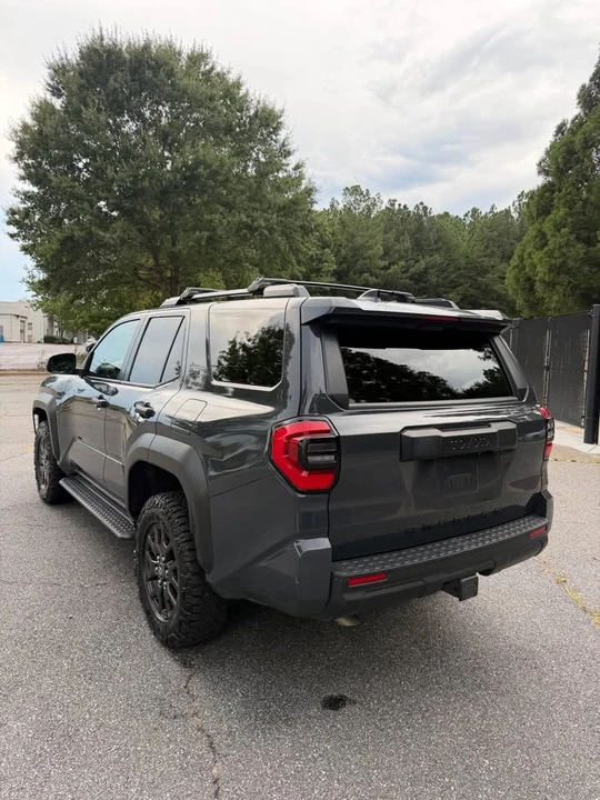 2025 Toyota 4Runner 6th Gen - Image 18 of 19