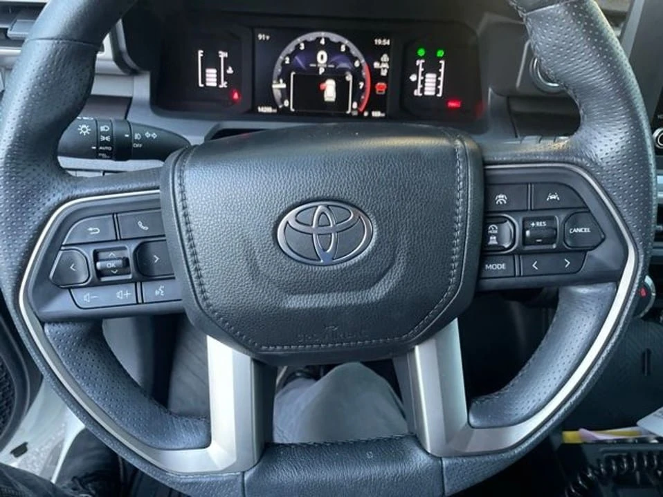 2025 Toyota 4Runner 6th Gen - Image 3 of 9