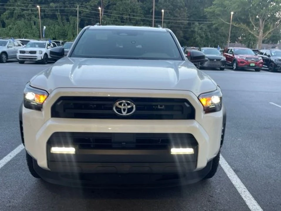 2025 Toyota 4Runner 6th Gen - Image 2 of 9