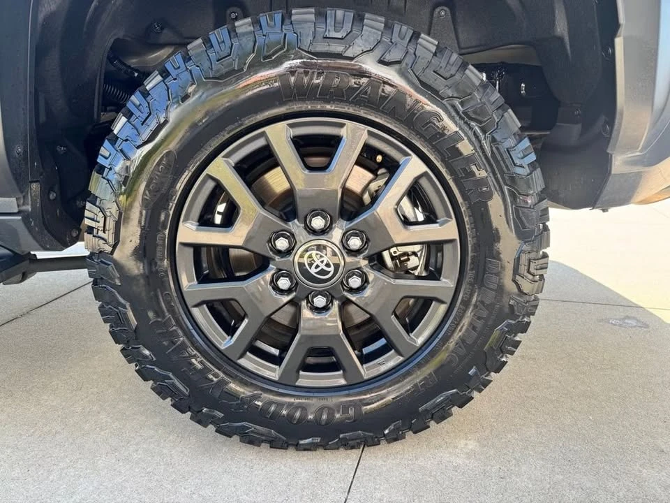 2025 Toyota 4Runner 6th Gen - Image 6 of 11