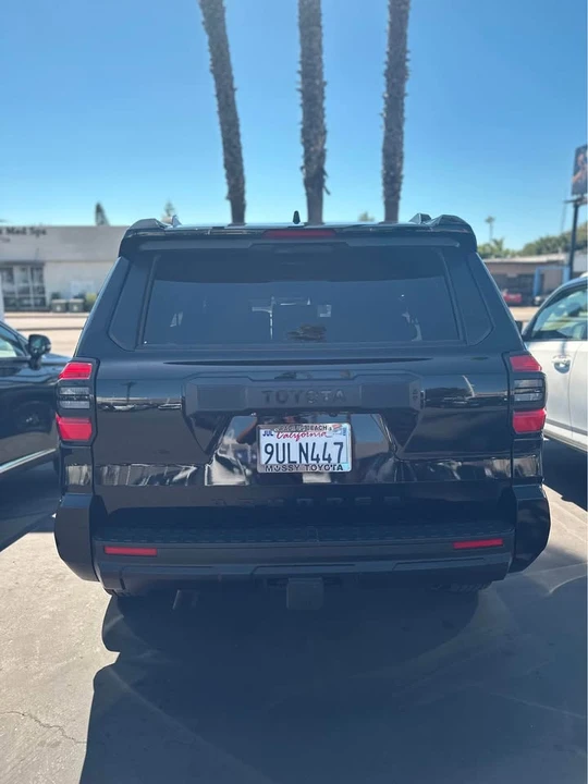 2025 Toyota 4Runner 6th Gen - Image 8 of 10