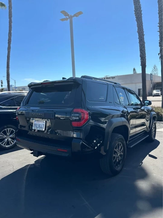 2025 Toyota 4Runner 6th Gen - Image 9 of 10
