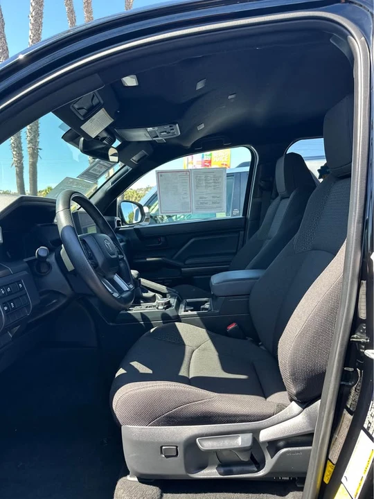 2025 Toyota 4Runner 6th Gen - Image 5 of 10