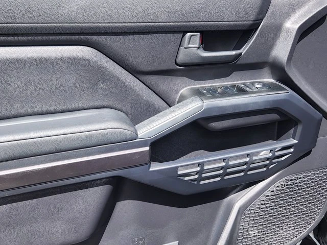 2025 Toyota 4Runner 6th Gen - Image 10 of 20