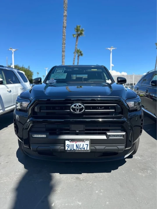 2025 Toyota 4Runner 6th Gen - Image 2 of 10
