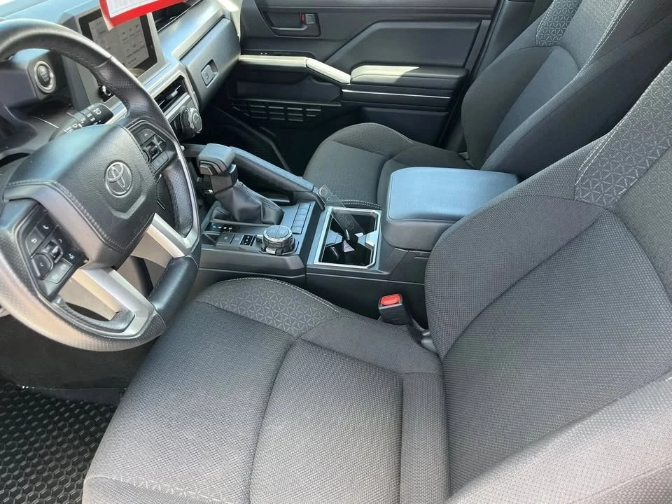 2025 Toyota 4Runner 6th Gen - Image 16 of 20