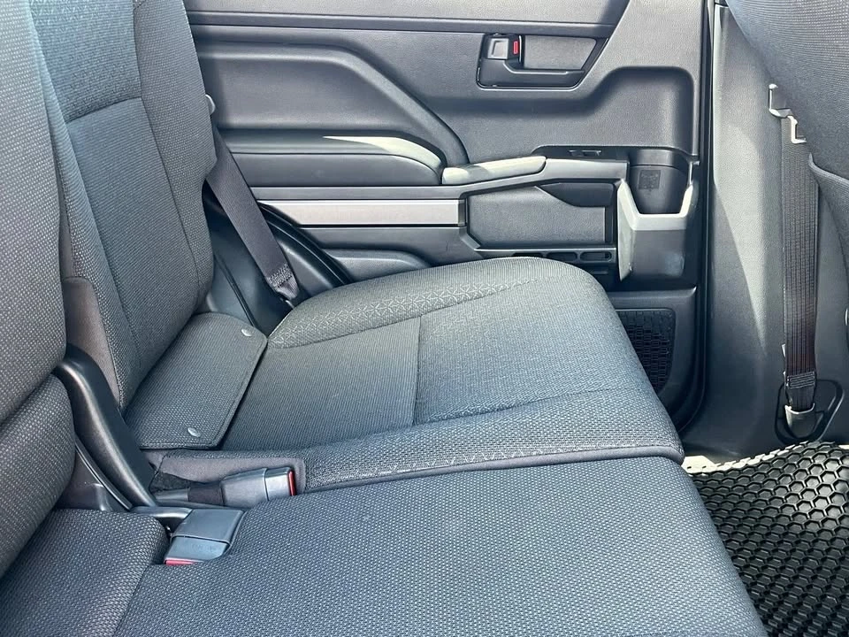 2025 Toyota 4Runner 6th Gen - Image 10 of 20