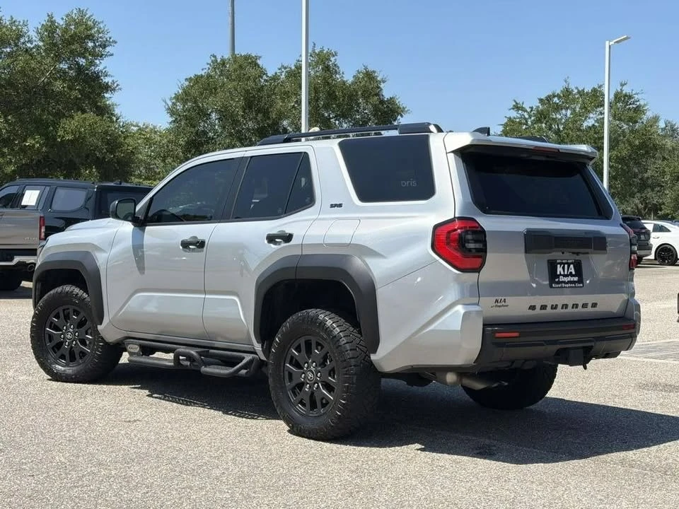 2025 Toyota 4Runner 6th Gen - Image 7 of 12