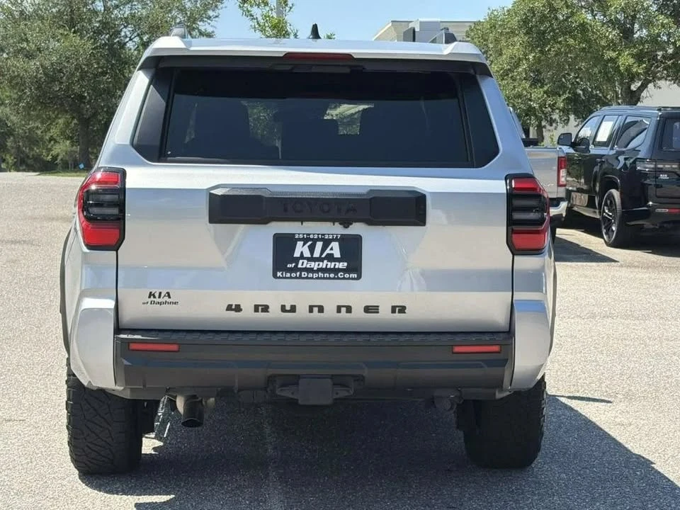 2025 Toyota 4Runner 6th Gen - Image 8 of 12