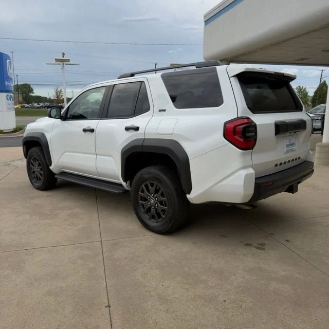 2025 Toyota 4Runner 6th Gen - Image 4 of 19
