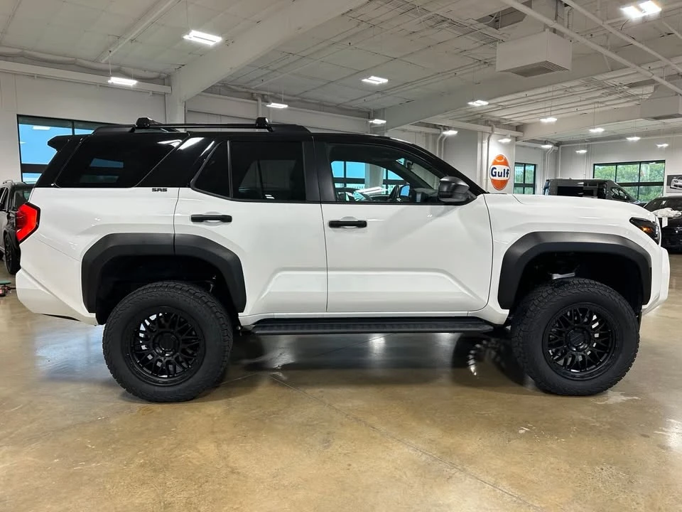 2025 Toyota 4Runner 6th Gen - Image 6 of 7