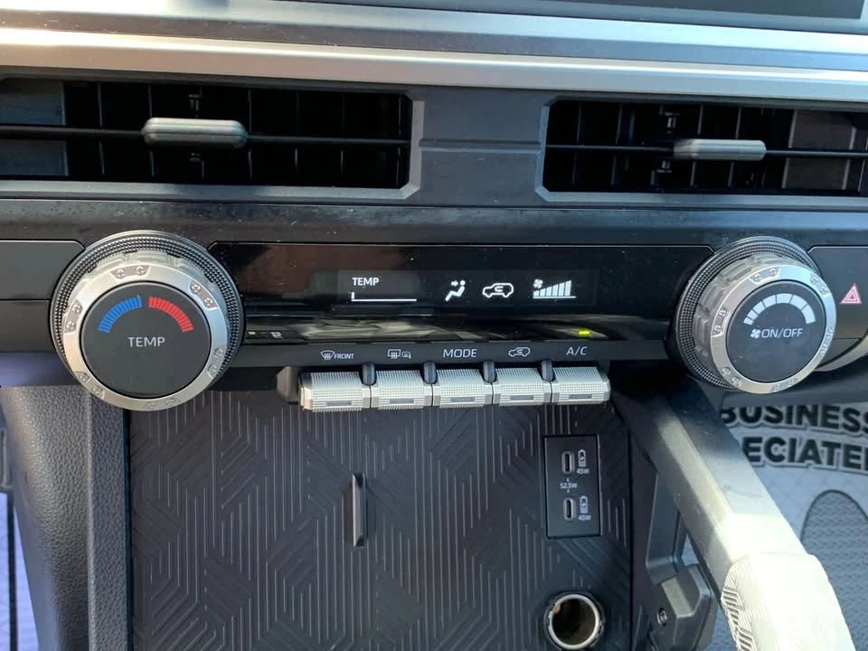 2025 Toyota 4Runner 6th Gen - Image 19 of 20