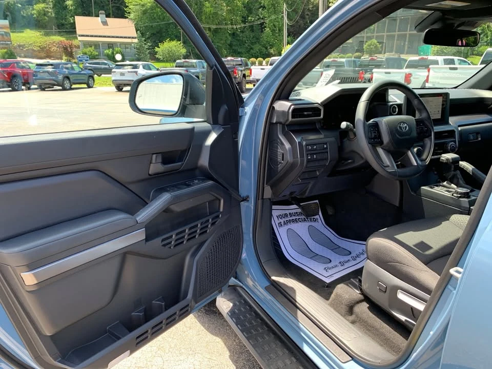 2025 Toyota 4Runner 6th Gen - Image 5 of 20