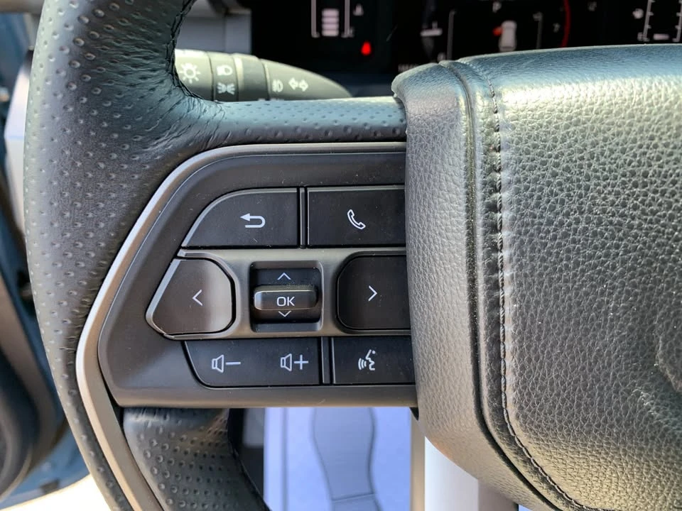 2025 Toyota 4Runner 6th Gen - Image 13 of 20