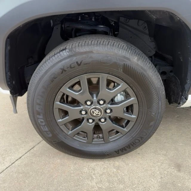 2025 Toyota 4Runner 6th Gen - Image 9 of 19